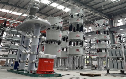 運行于中國西部科技創(chuàng)新港電氣設(shè)備國家重點試驗室多級串聯(lián)電抗器--待修地面